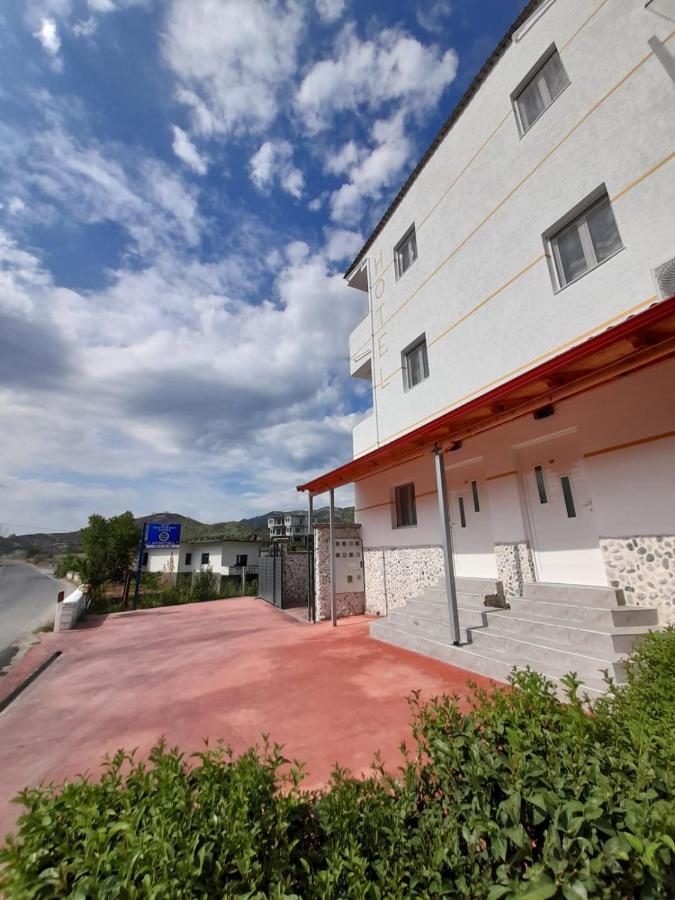 Hotel Apostoli Permet Luaran gambar