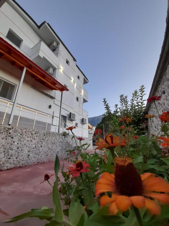 Hotel Apostoli Permet Luaran gambar