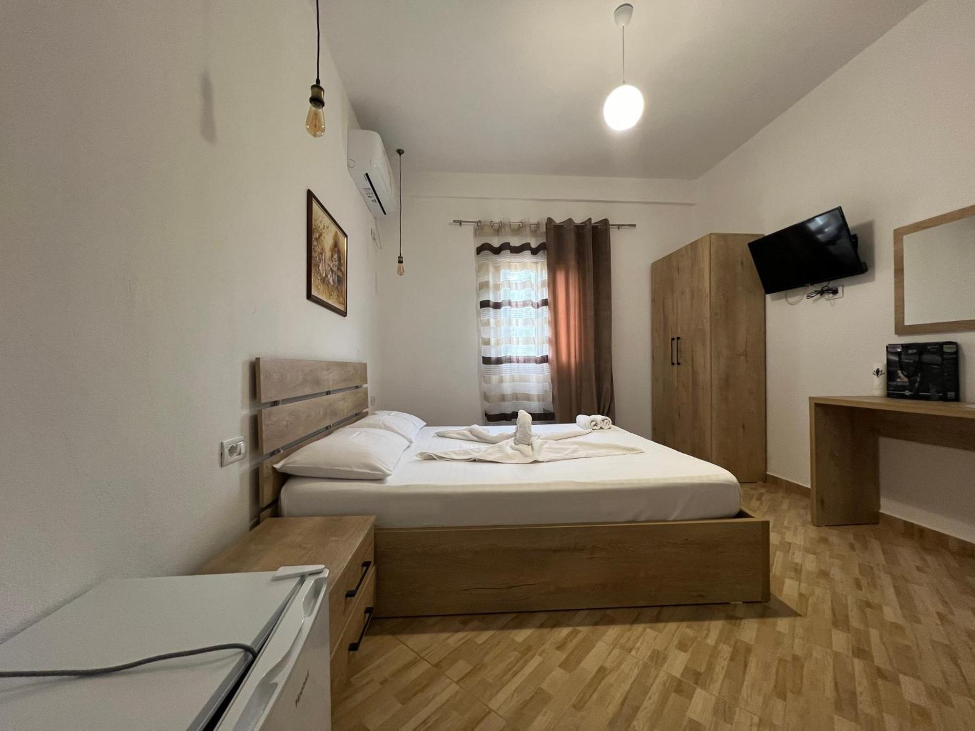Hotel Apostoli Permet Luaran gambar