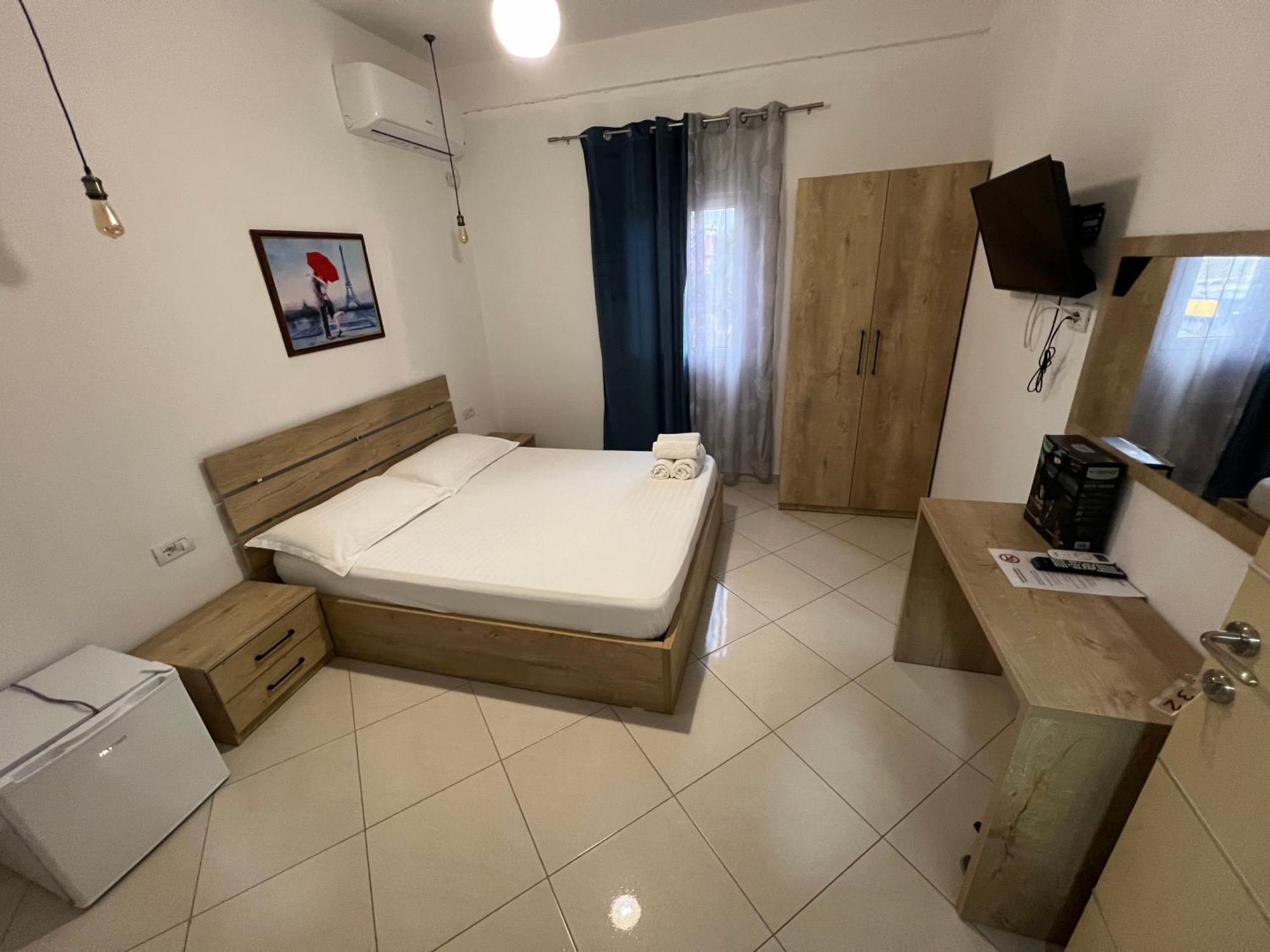 Hotel Apostoli Permet Luaran gambar