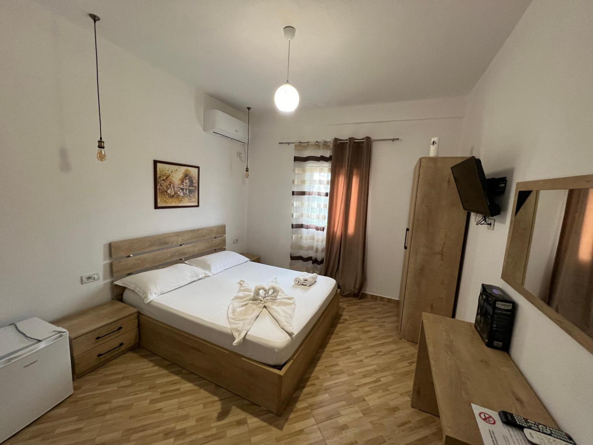 Hotel Apostoli Permet Luaran gambar